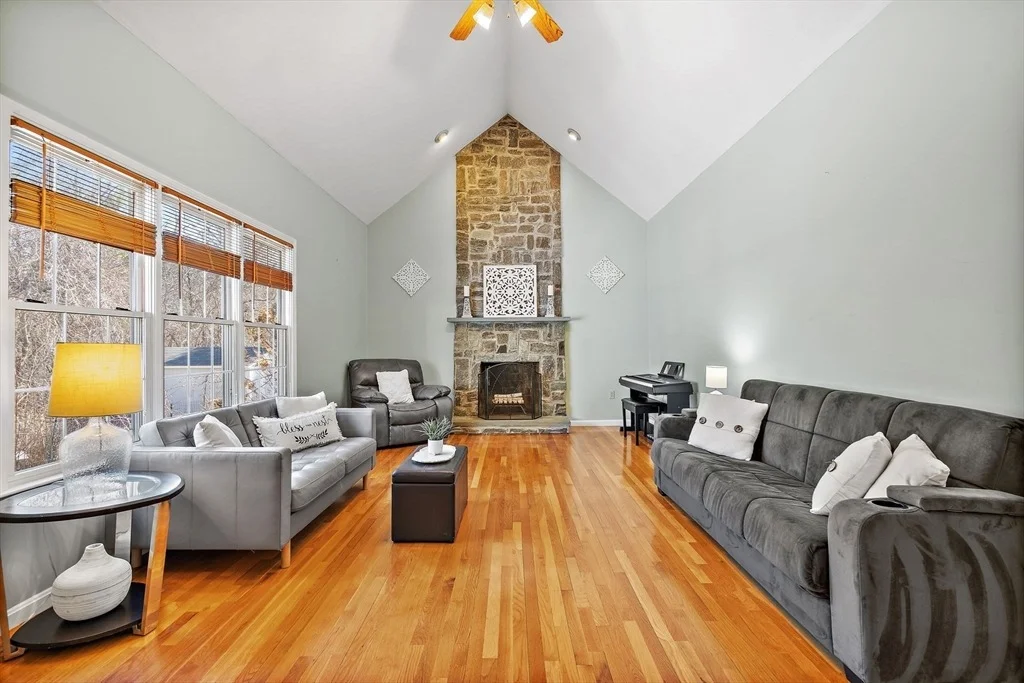 Photo of 15 Winterberry Dr