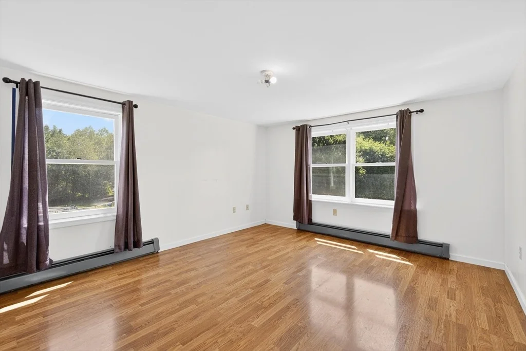 Photo of 32 Sarah Ln