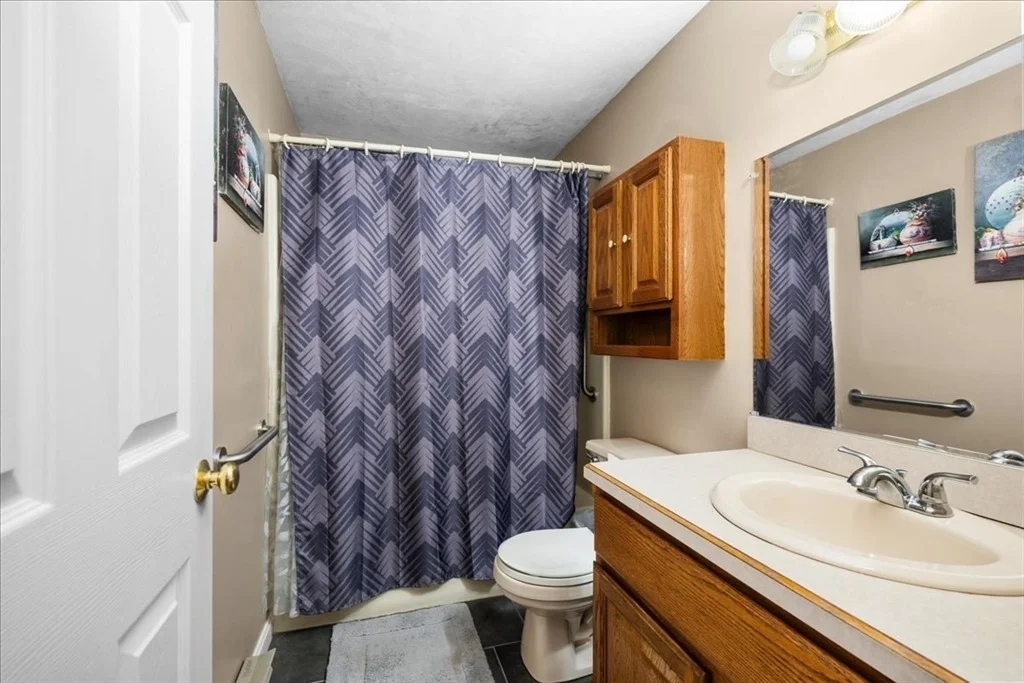 Photo of 11 Riverside Dr