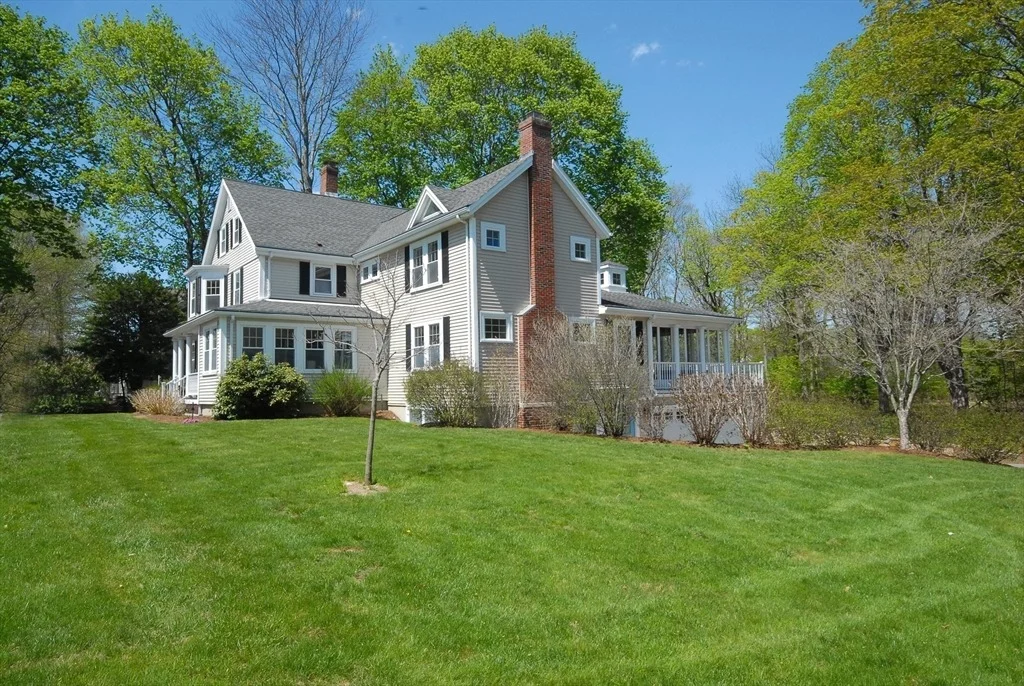 Photo of 353 Thoreau St