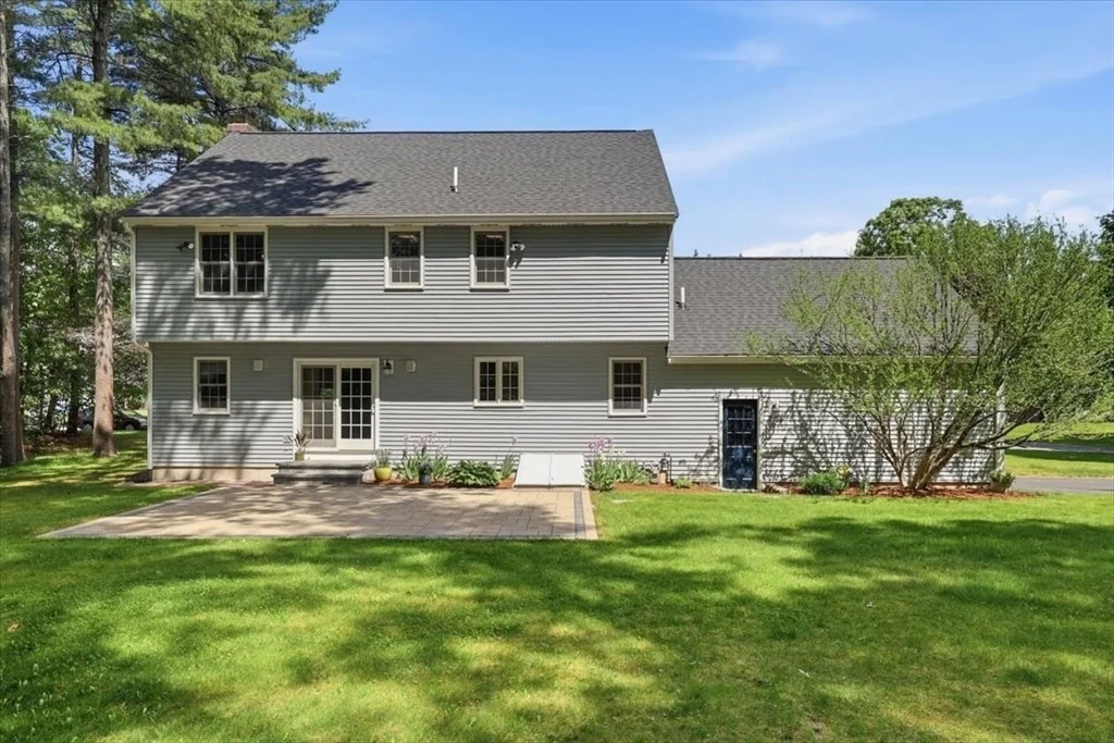 Photo of 32 Millfarm Dr