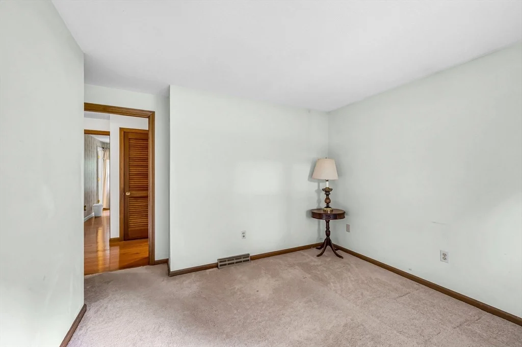 Photo of 52 Wellesley Dr