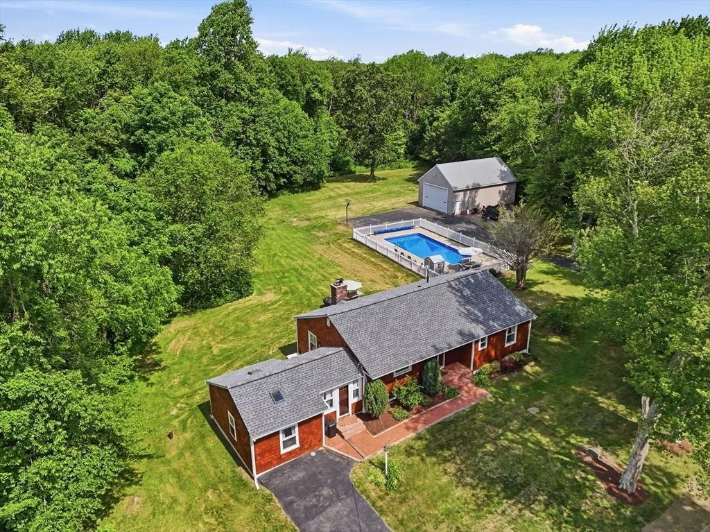 Photo of 126 Putnam Hill Rd