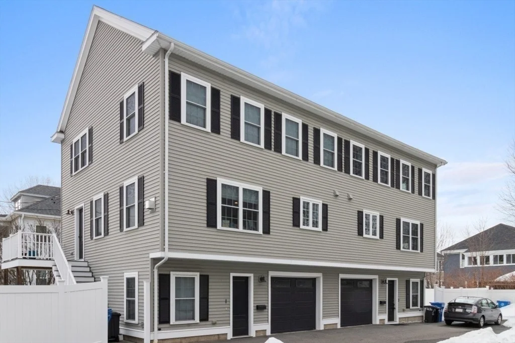 Photo of Unit 2 at 19 Everett Street