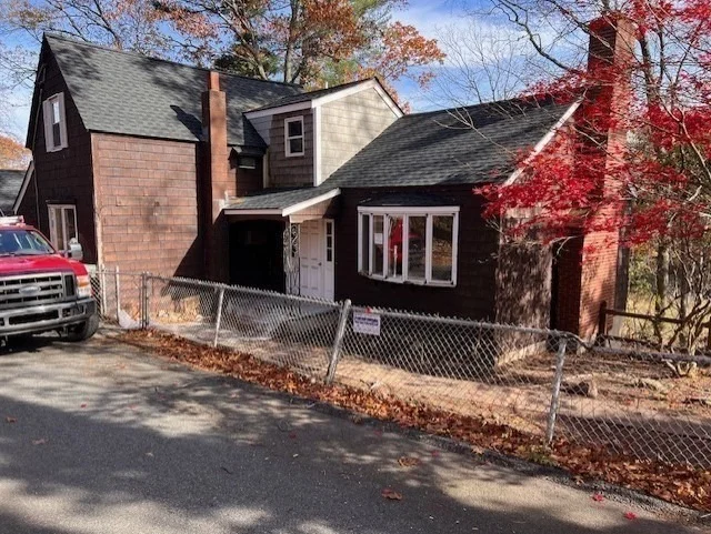 Photo of 10 Oak Rd