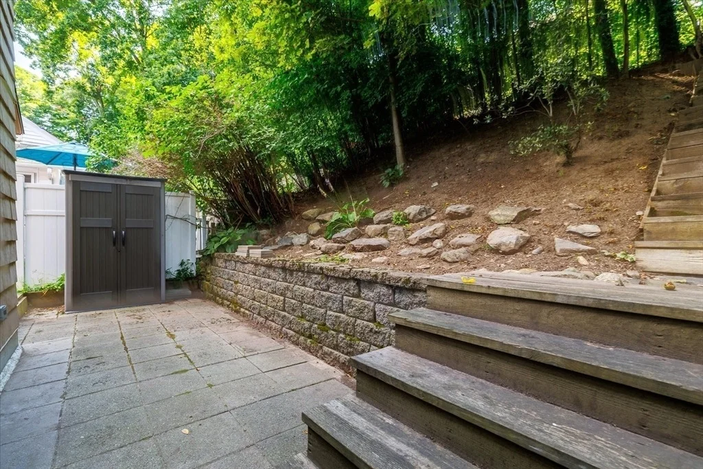 Photo of 30 Saint Elmo Rd