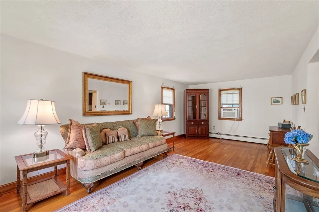 Photo of 25 Colonial Rd