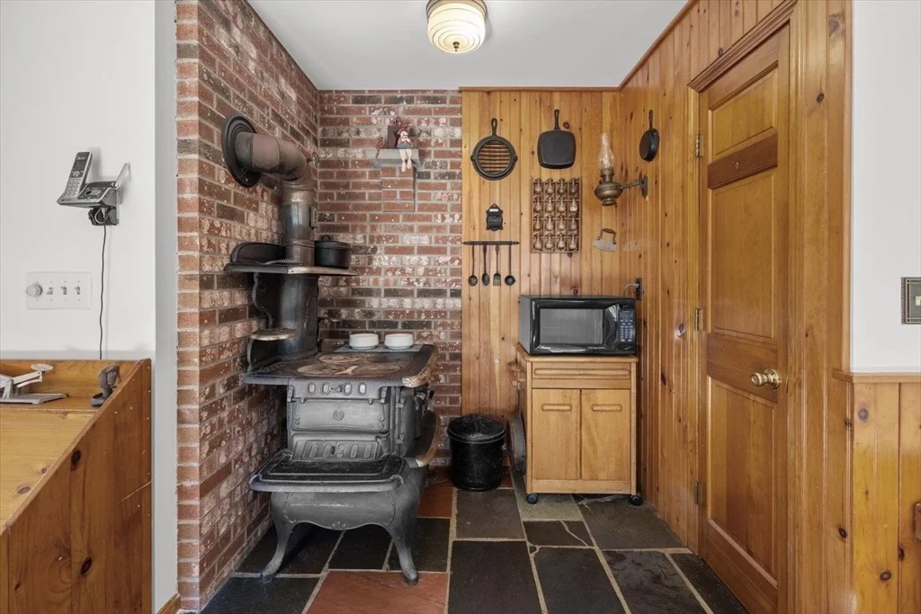 Photo of 110B High Street