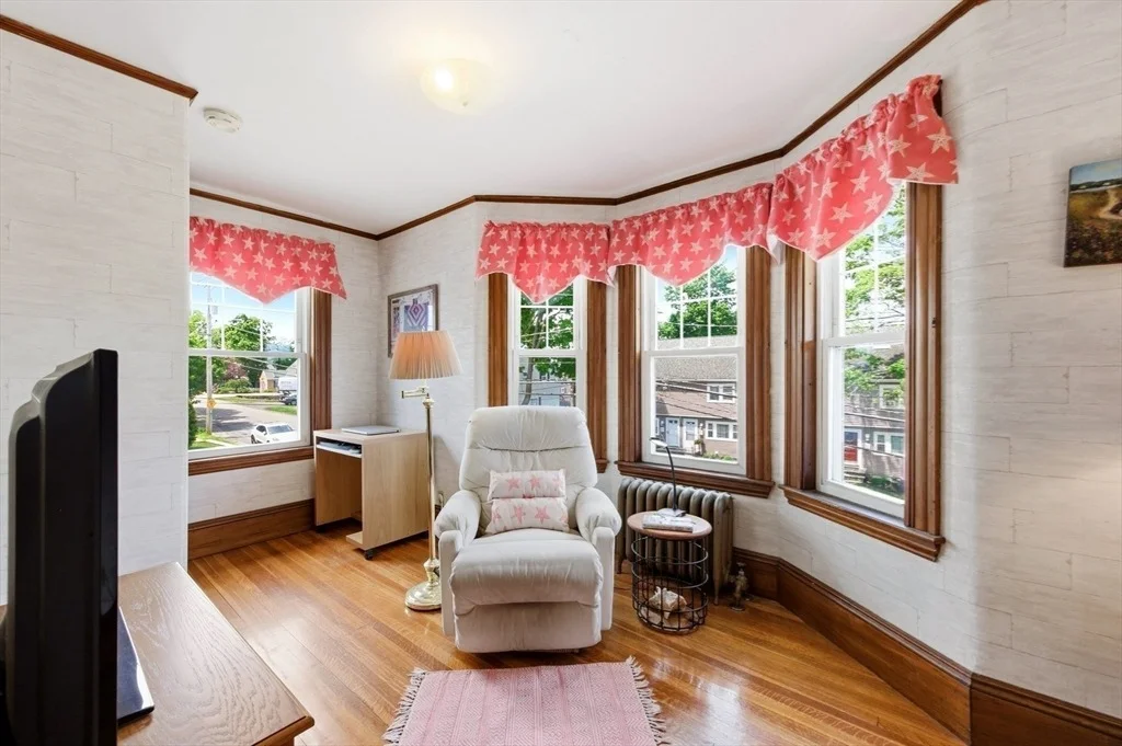 Photo of 6 Buttonwood Lane