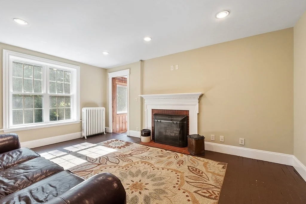 Photo of 64 Central St