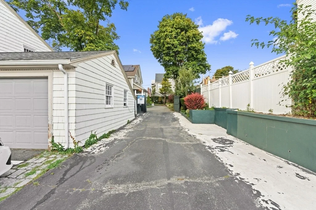 Photo of 48R Tappan Pl