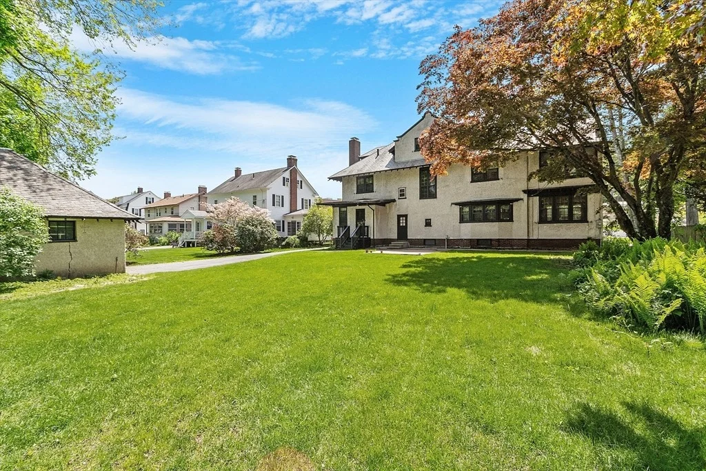 Photo of 298 Highland St