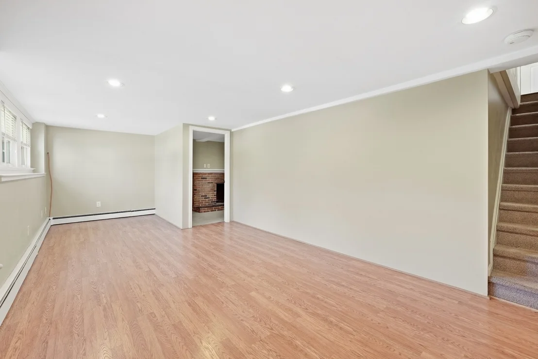 Photo of 27 Aldea Ave