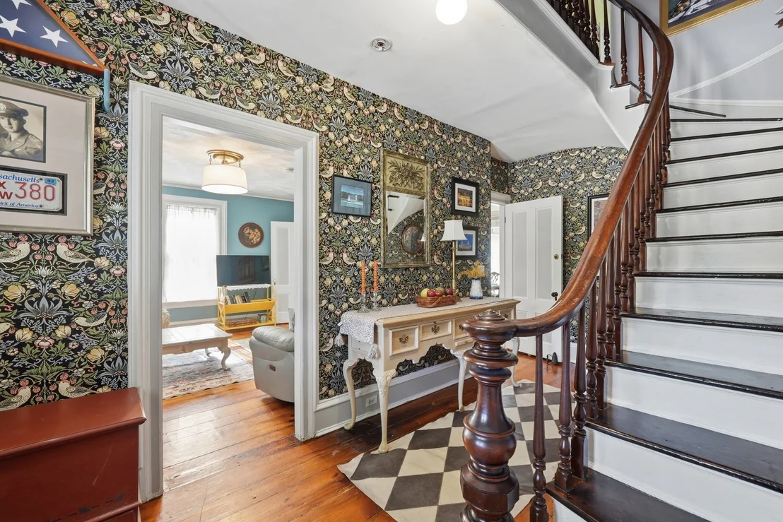 Photo of 165 Holden St