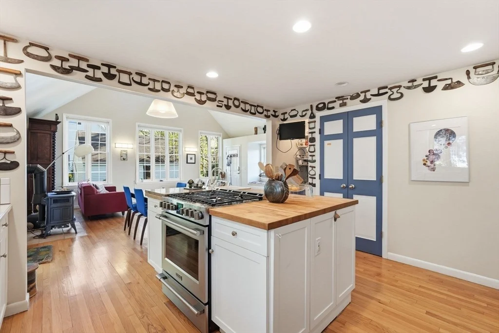 Photo of 10 Dana St