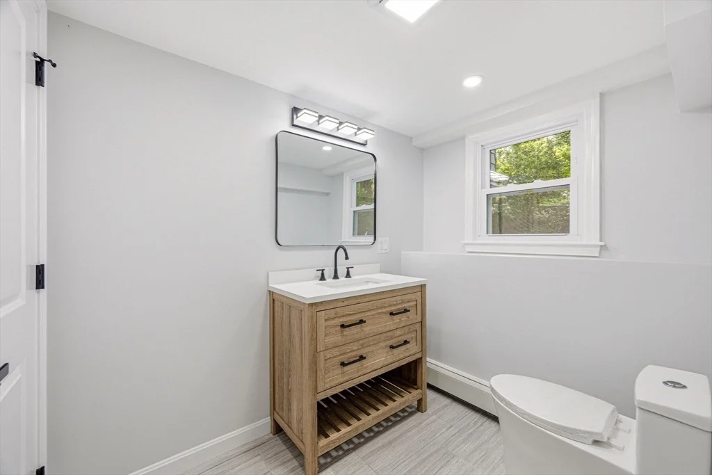 Photo of 7 Hillcrest Dr