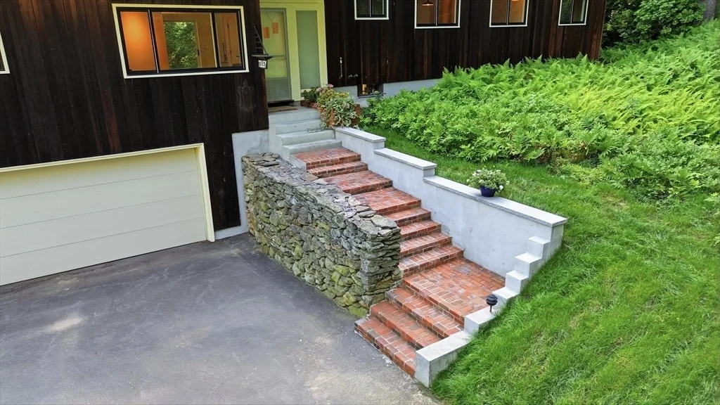 Photo of 131 Warren Ave