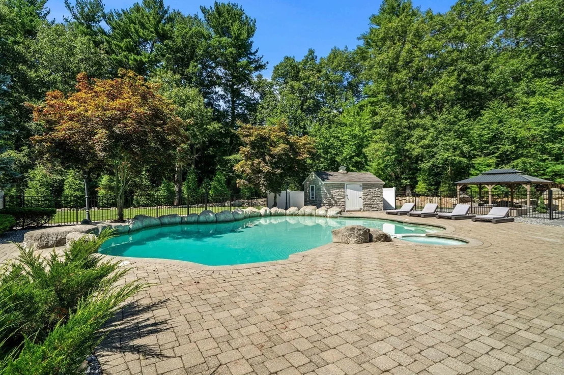 Photo of 9 Grandview Rd
