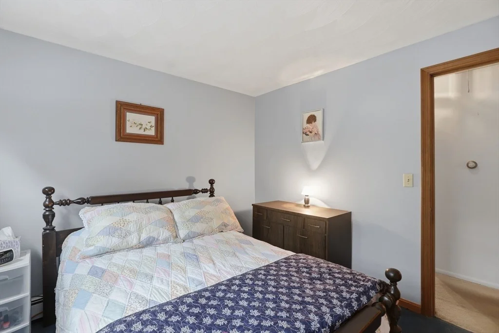 Photo of 33 Rolling Ln