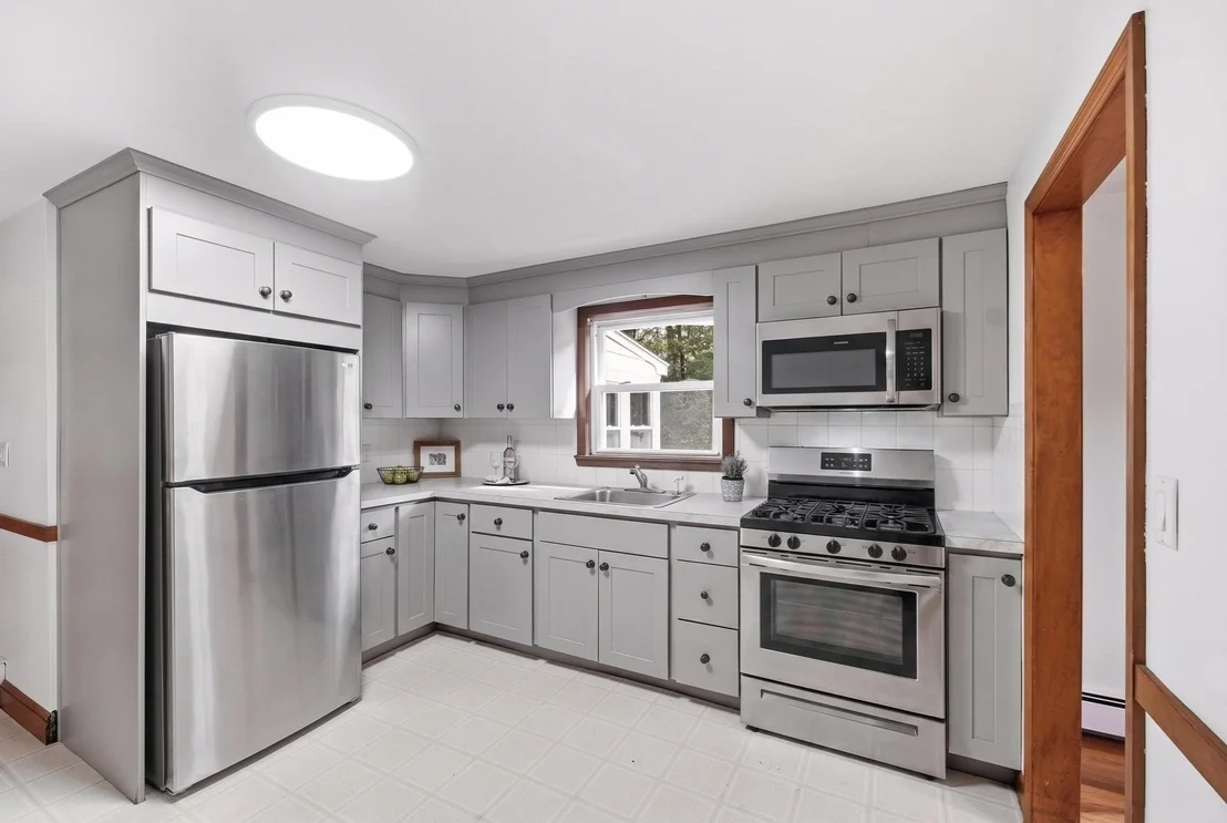 Photo of 32 Dividence Rd