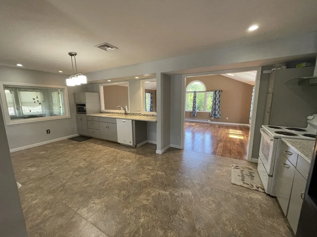 Photo of 55 Barbara Ave