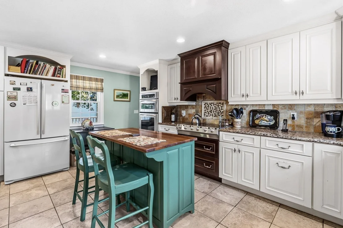 Photo of 207 Loudville Road
