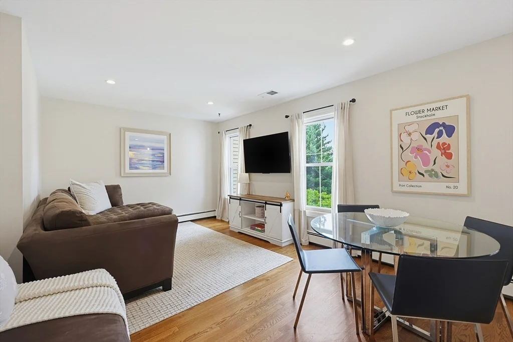 Photo of Unit 4 at 89 May St