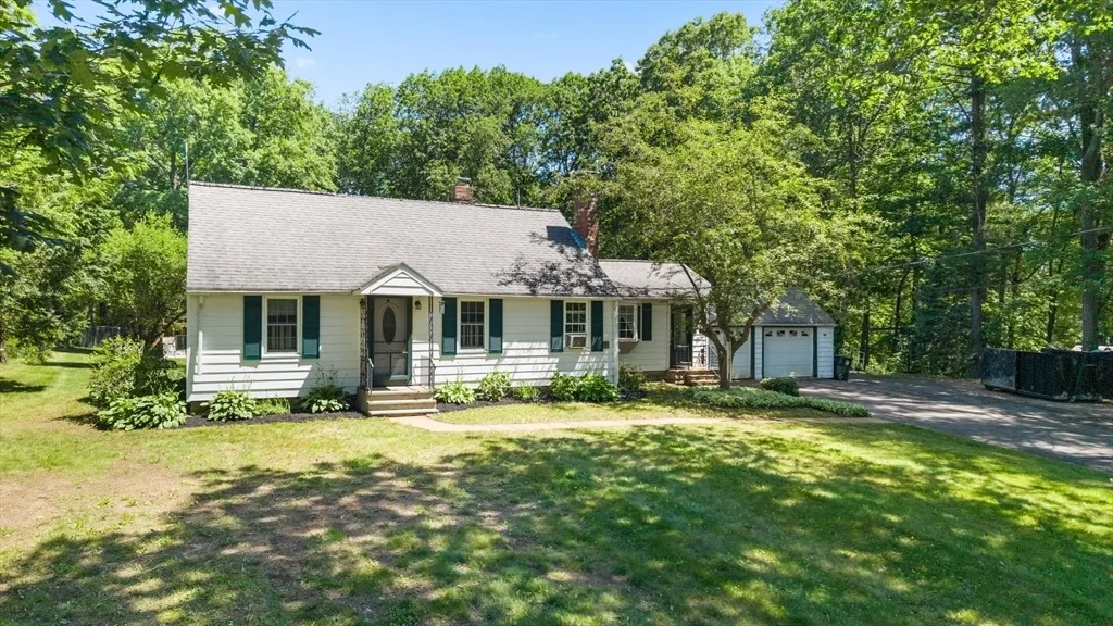 Photo of 2334 Main St