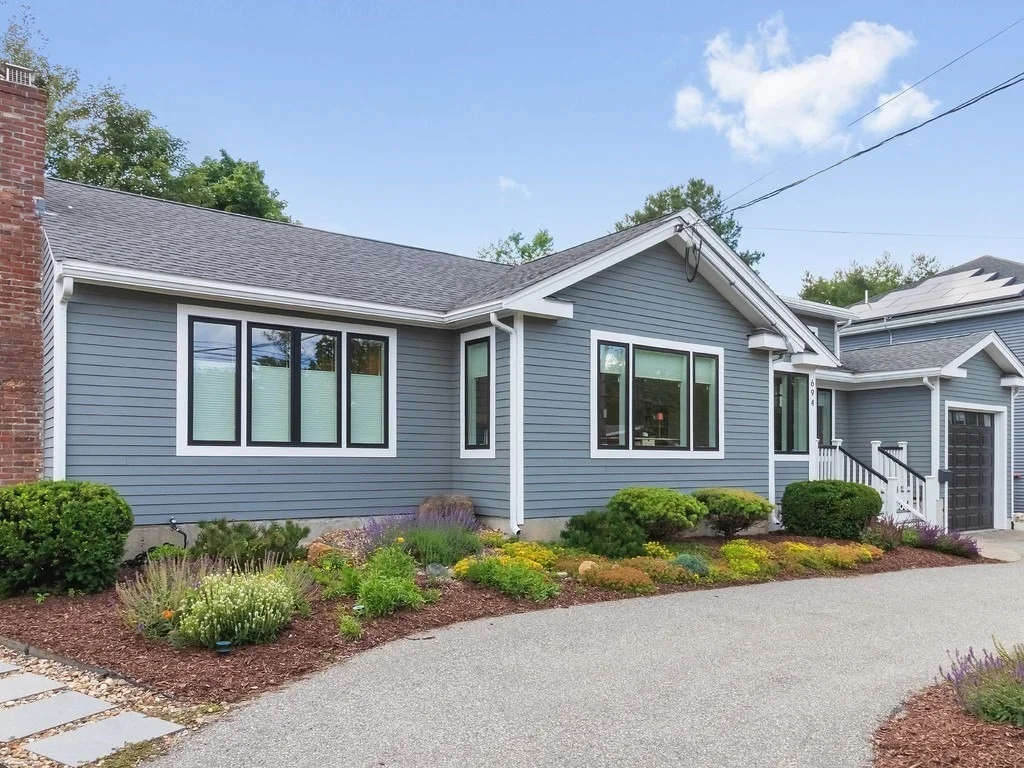 Photo of 694 Trapelo Road