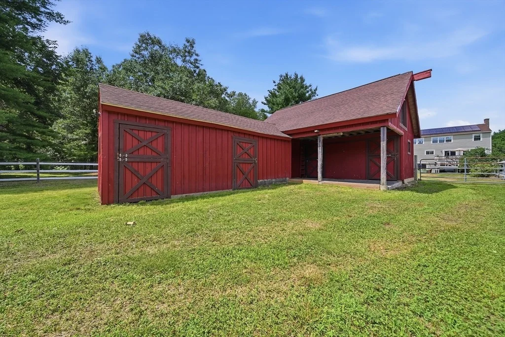 Photo of 1394 Main St