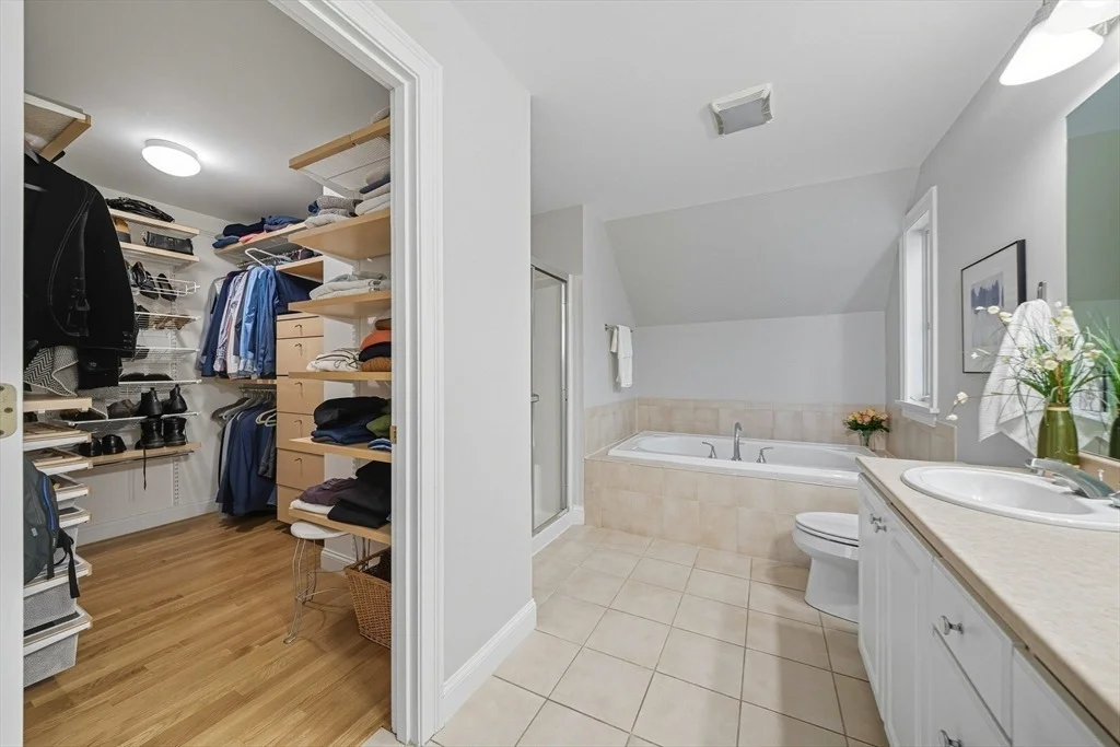 Photo of 6 Bittersweet Ln