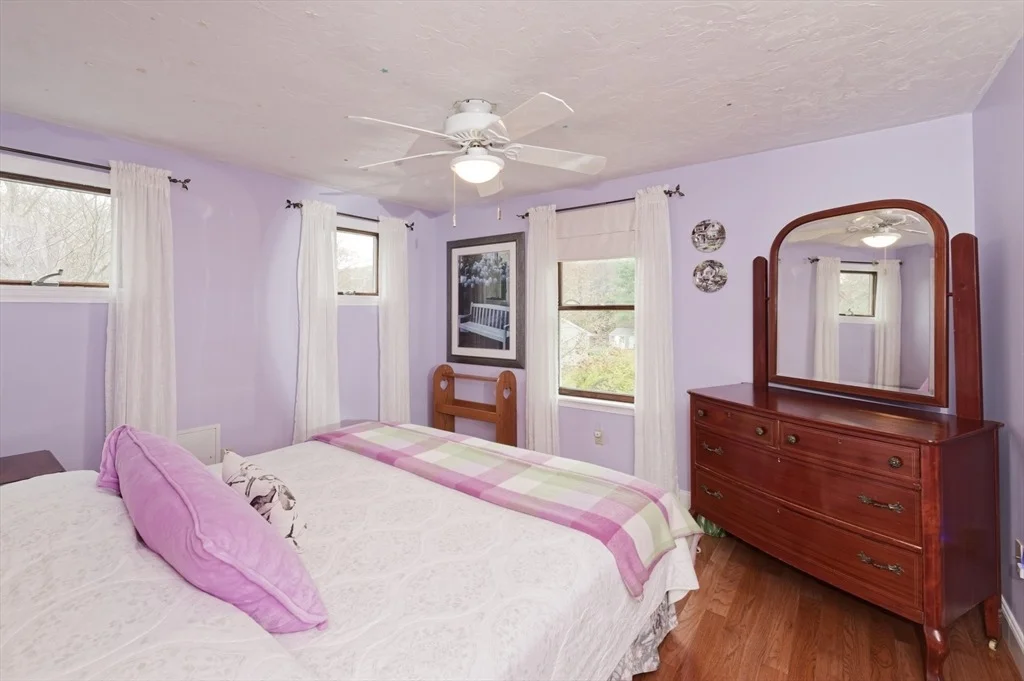 Photo of 6 Rainbow Dr