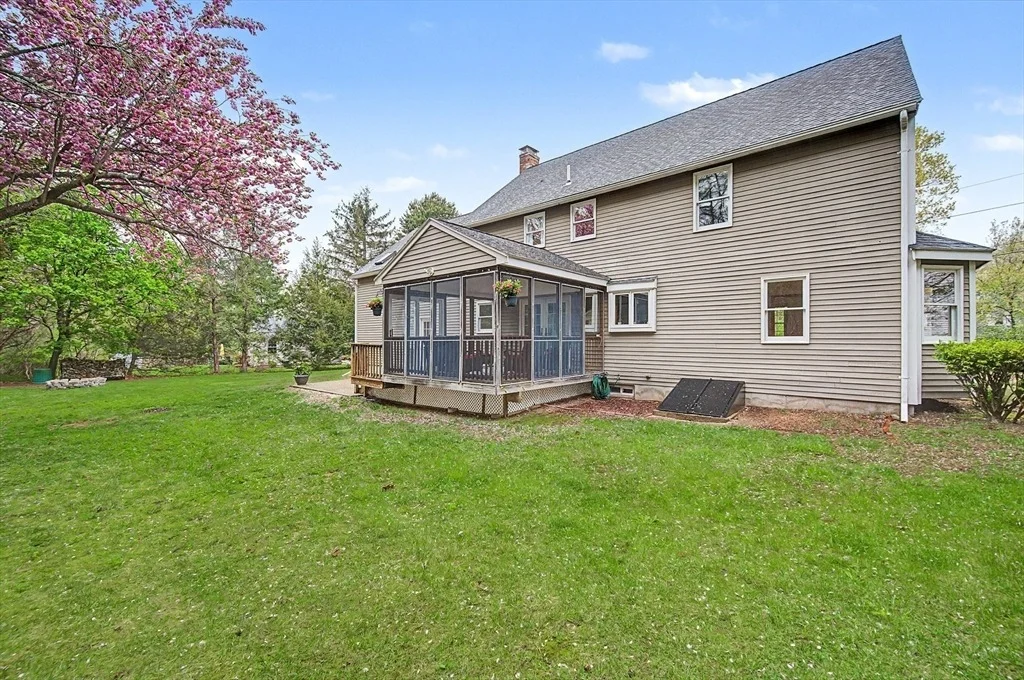 Photo of 8 Thomas Dr