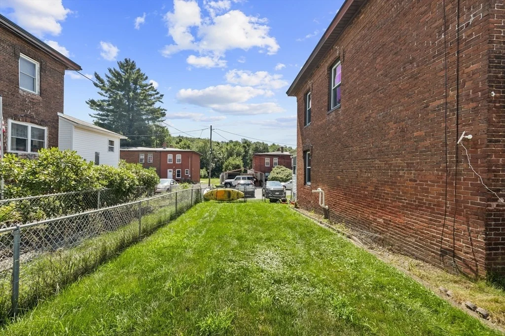 Photo of 2271 Main St