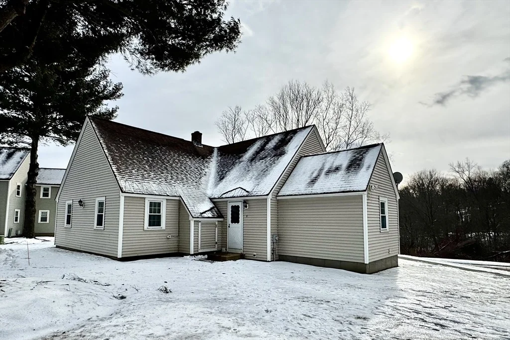 Photo of Unit 4 at 4 Bayberry Dr