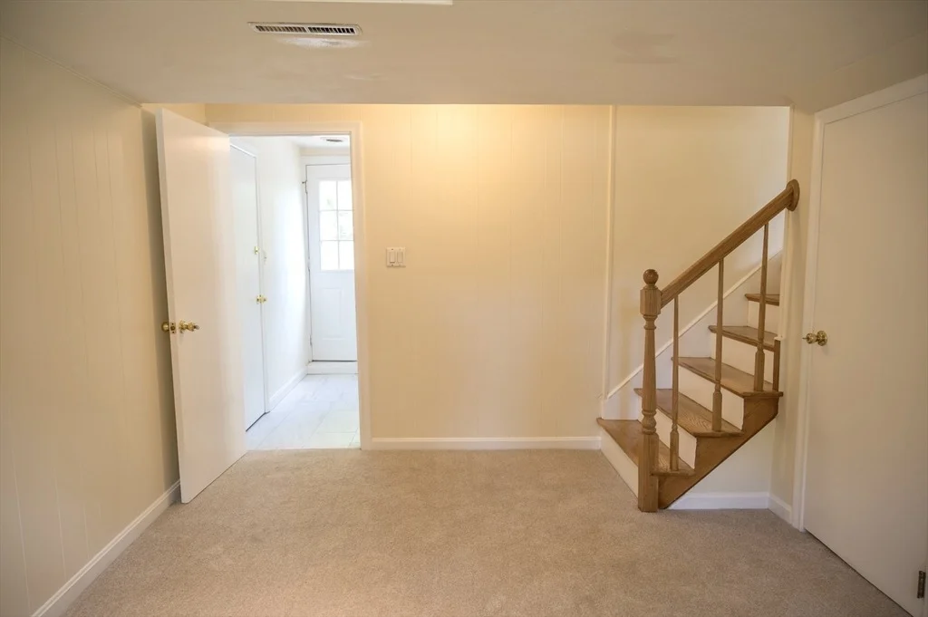 Photo of 21 Debra Ln