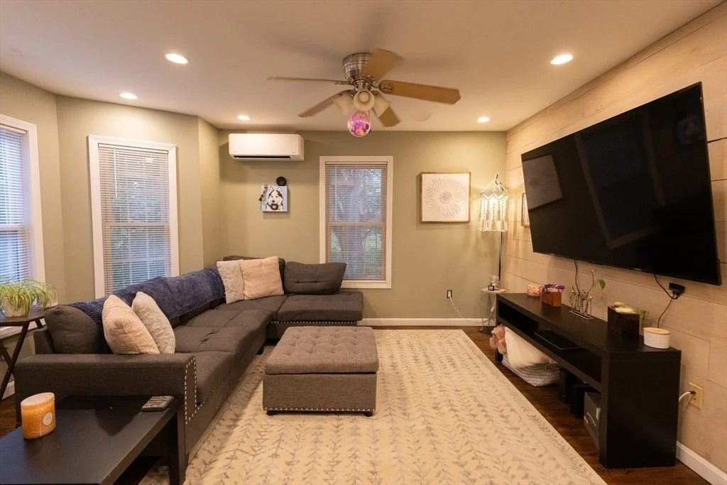 Photo of 339 Drury Ave