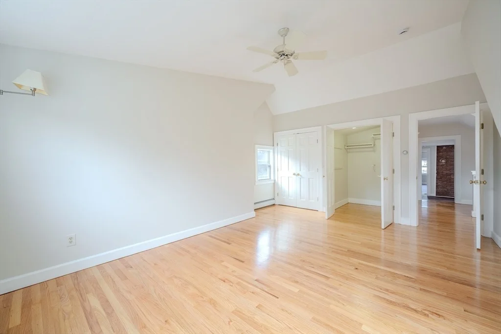 Photo of 563 Piper Rd