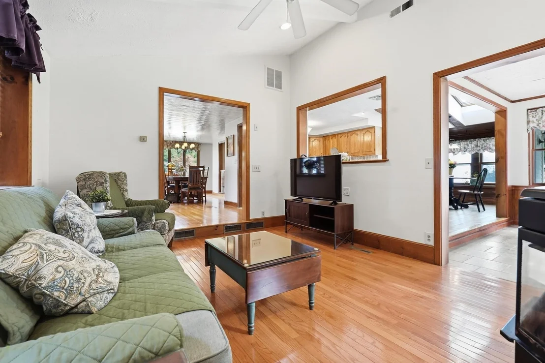 Photo of 4 Orchard Dr