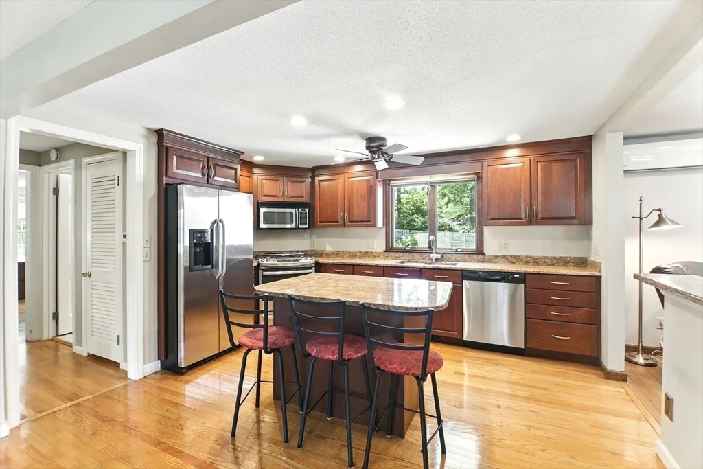 Photo of 230 Meadowlark Dr