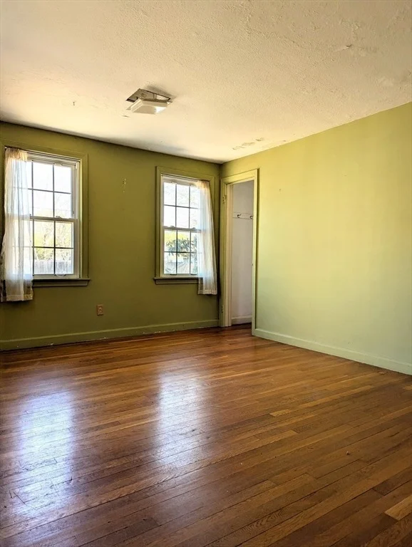Photo of 314 Mackenzie Ave