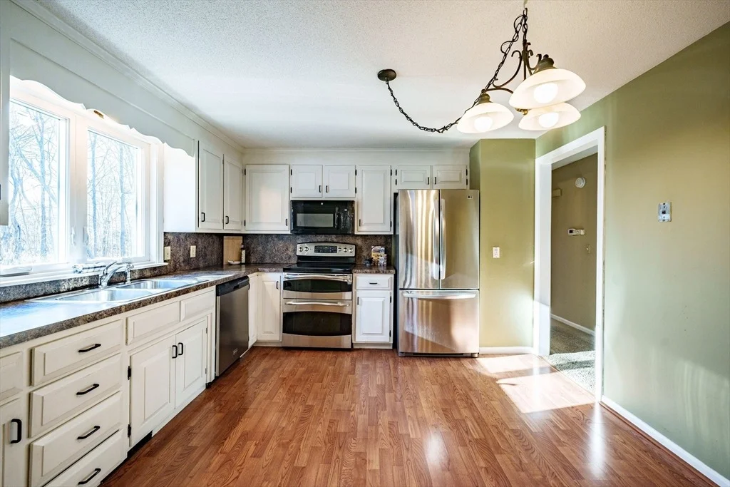 Photo of 14 Kelly Dr