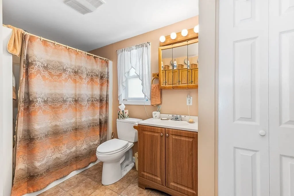 Photo of 28 East Riverside Drive