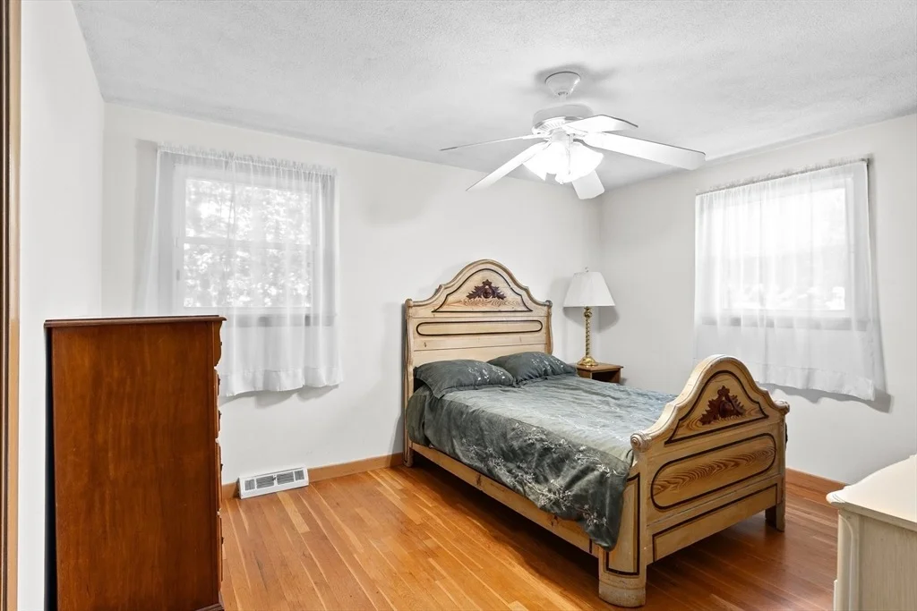 Photo of 16 Niles Rd