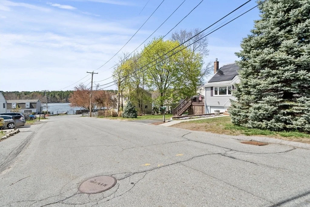 Photo of 339 Passaconaway Dr