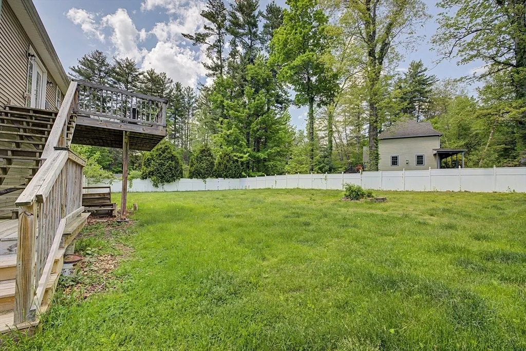 Photo of 195 Westhampton Rd