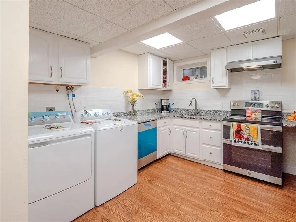 Photo of 33 Lakeside Dr