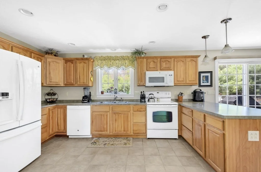 Photo of 70 Skyline Dr