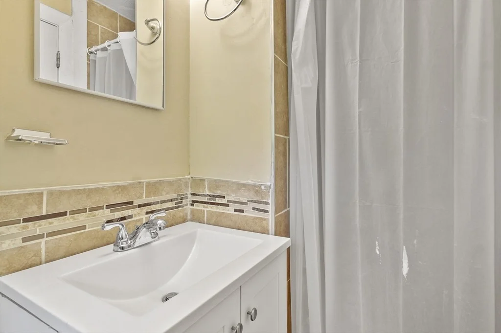 Photo of 35 Snake Brook Road