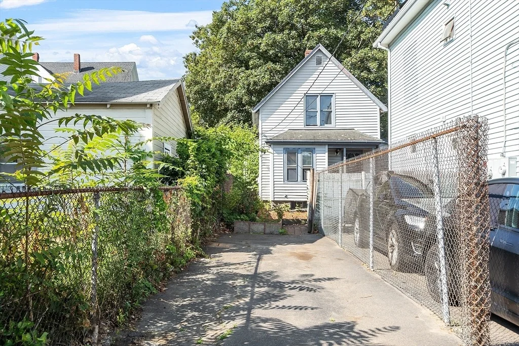 Photo of 824 Summer Street